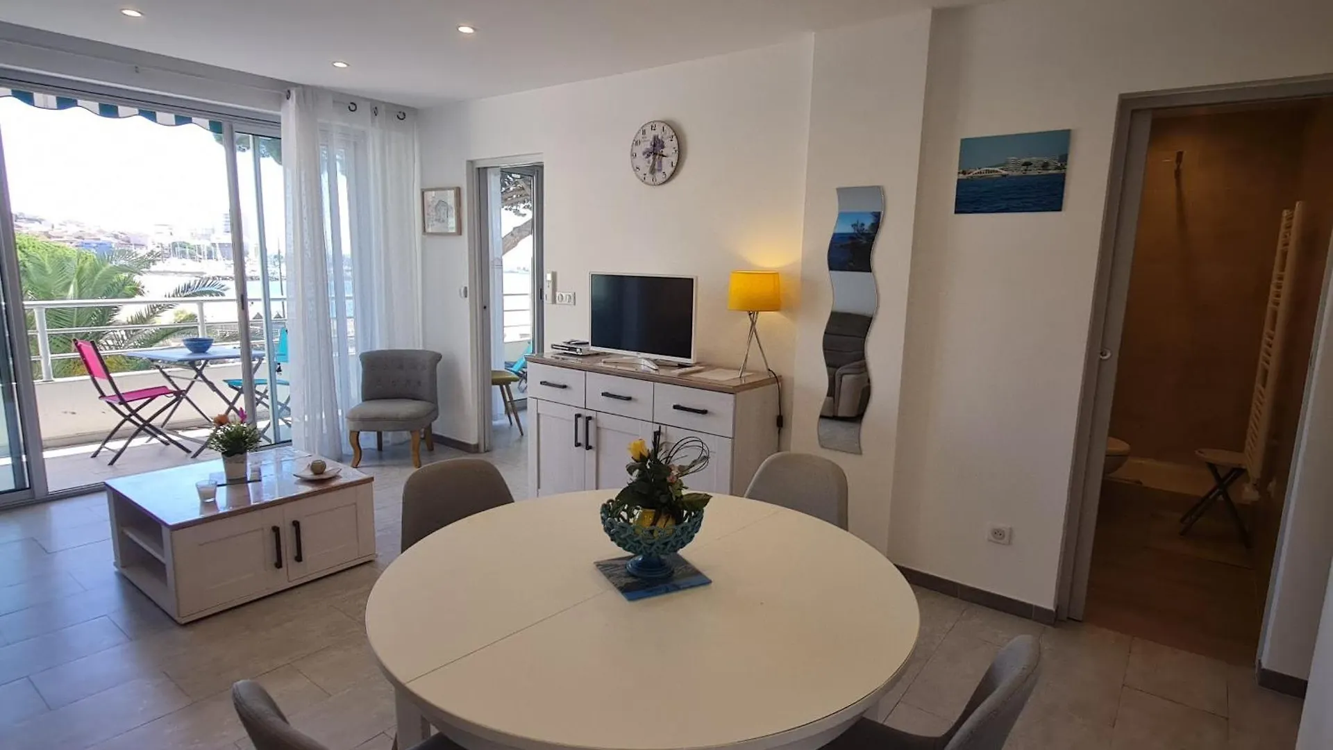 Bel Appartement 3 Pieces Avec Terrasse Et Climatisation A Sainte-Maxime - Fr-1-780-39