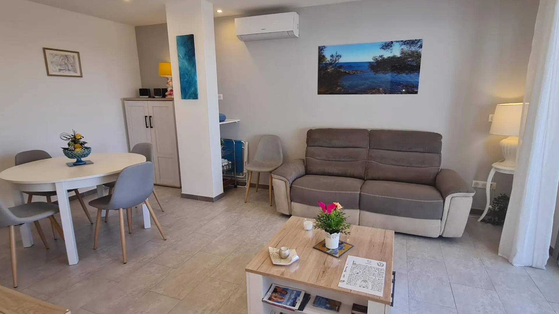 Bel Appartement 3 Pieces Avec Terrasse Et Climatisation A Sainte-Maxime - Fr-1-780-39 0*,